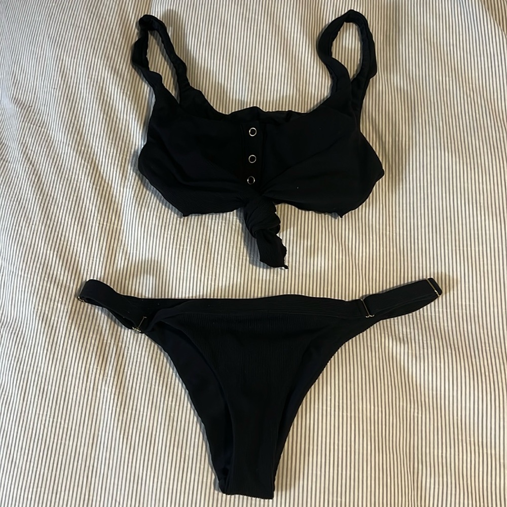 Beach Bunny bikini set